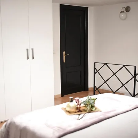 Apartment Hombre De Piedra House Seville
